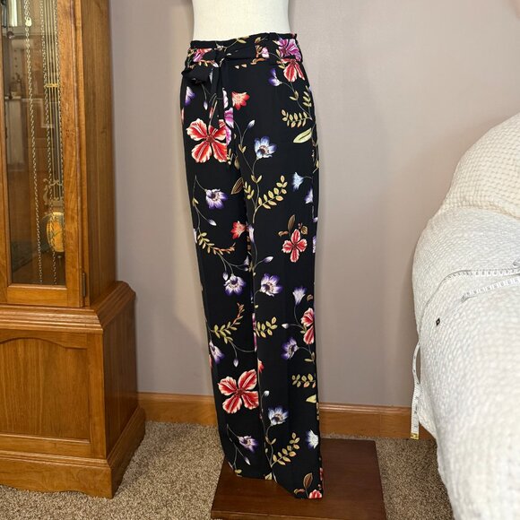 Express Black and Colorful Floral High-Rise Ankle Pants – Women's Size 4L - Picture 2 of 6